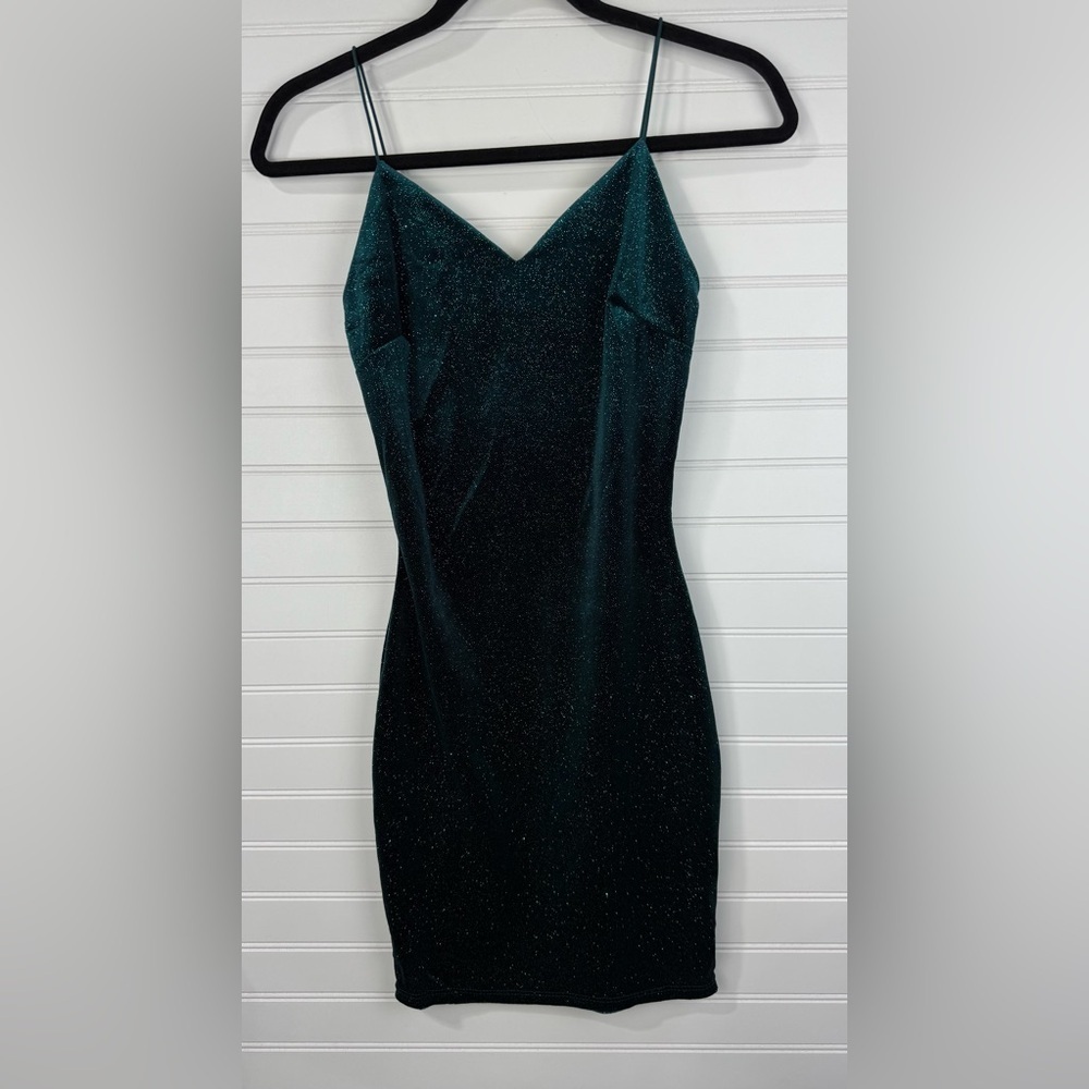 Misty Rose women’s sparkly green velvet pullover spaghetti strap dress. Size S